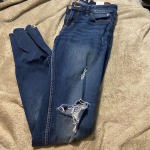 Hollisteer Ripped Jeans Size 5R
